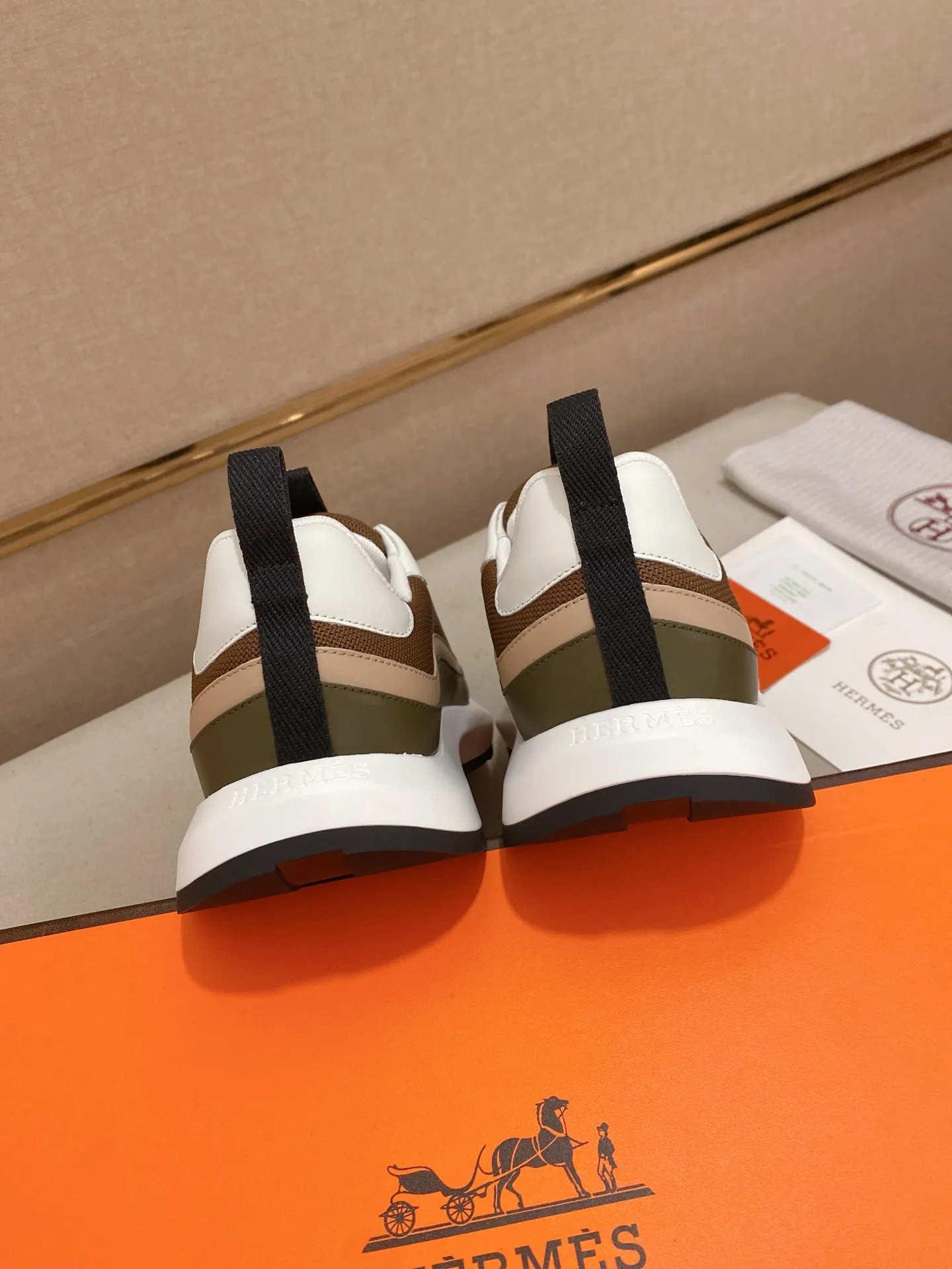 Men's clothing and shoes💰: 620💰《HERMES》【Classic Original Version】Hermès; Top 🔝 Purchasing Agency 🔍🔍Men's latest 🇺🇸 counters are on sale simultaneously, original imported from Italy ▲▲Silk cowhide with breathable fabric ▲▲ (high-end and expensive Qi·Grade) Exquisite workmanship (Italian 🇮🇹Imported water-dyed 🐂cowhide lining) Sole: Original sole provided by the original factory, ⚠️Exclusive double-layer activity·TPR·Rubber·Combined molded outsole; Super·comfortable·wear-resistant·non-slip·environmental protection The real thing is more beautiful if you take the real thing (high quality, follow the order), you can enter and exit the counter at will * Number of yards: 38·39·40·41·42·43·44# (can be customized 45.)